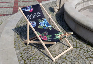 branded deckchairs